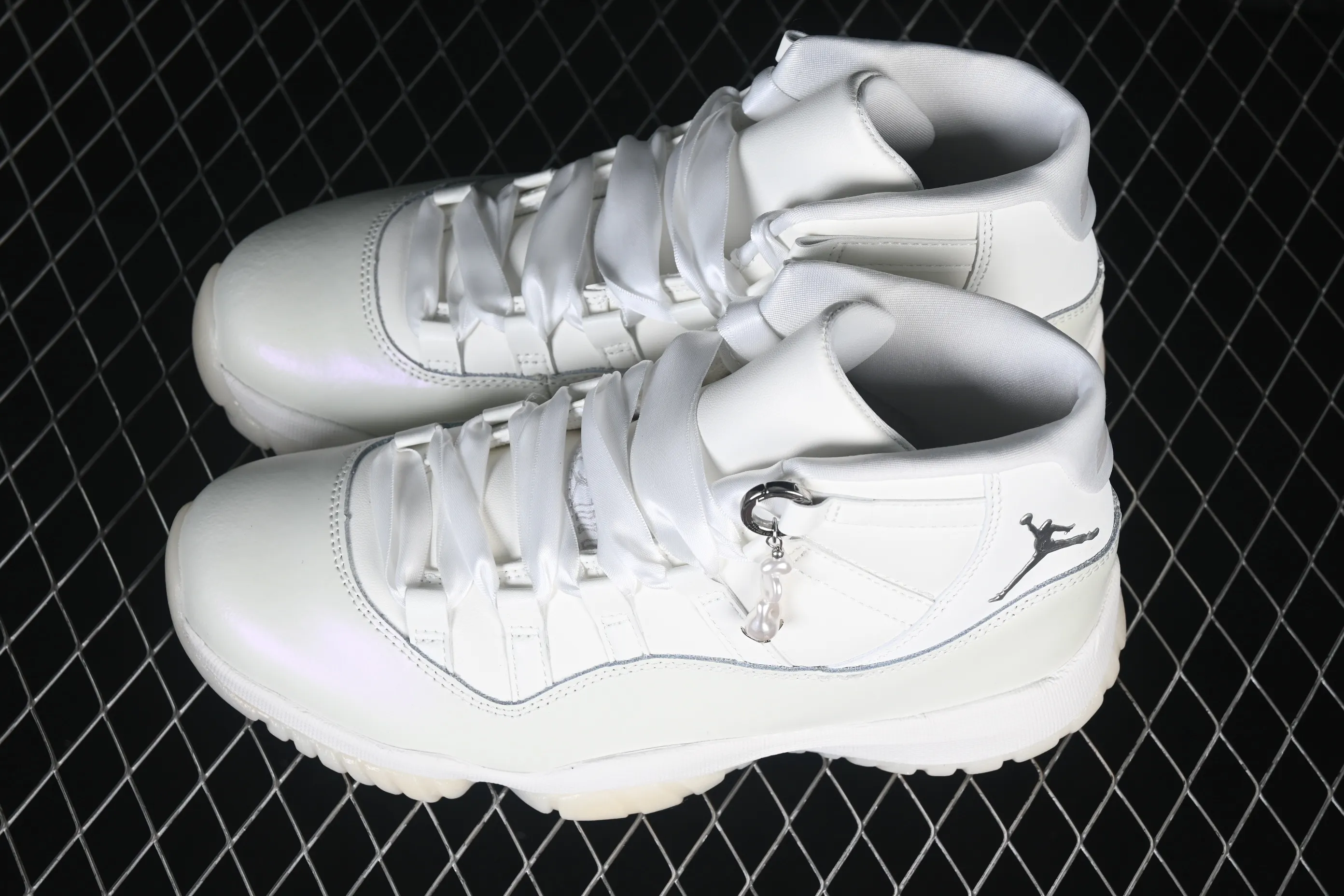 All categories Air Jordan Jordan series basketball shoes Air Jordan 11 Air Jordan 11 Retro "Pearl" AJ11 Joe 11 Pearl White AR0715-110